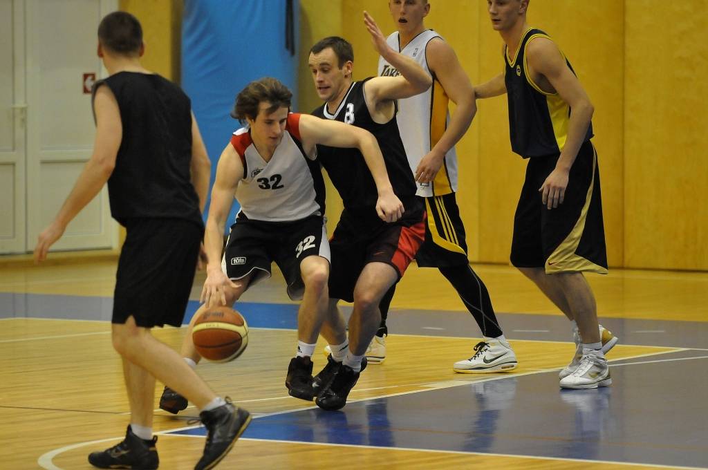 Sāksies Lejaskurzemes novadu meistarsacīkstes basketbolā