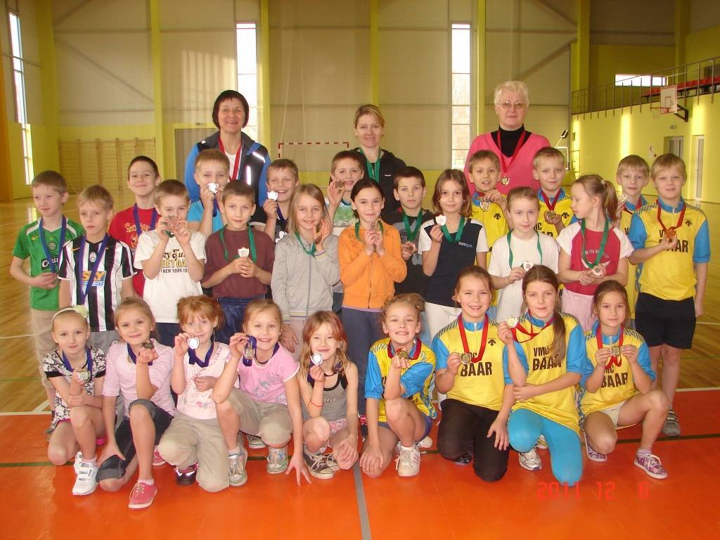 Aizputes vidusskolas skolēni uzvar sacensībās "Drošie un veiklie"