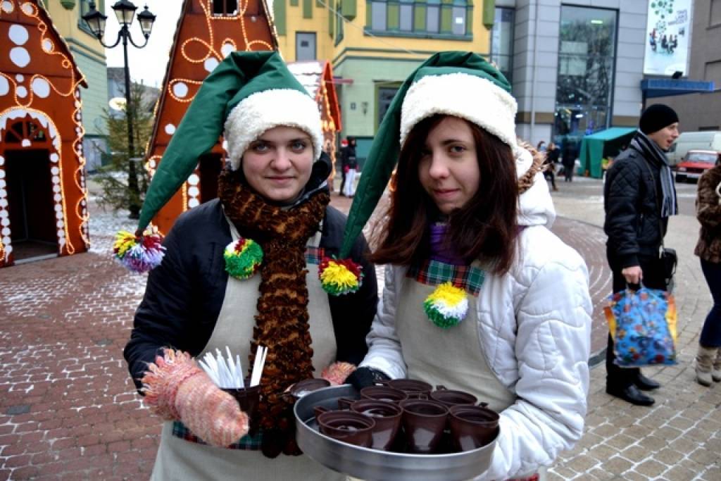 FOTO: Labestības eņģeļi pār Liepāju