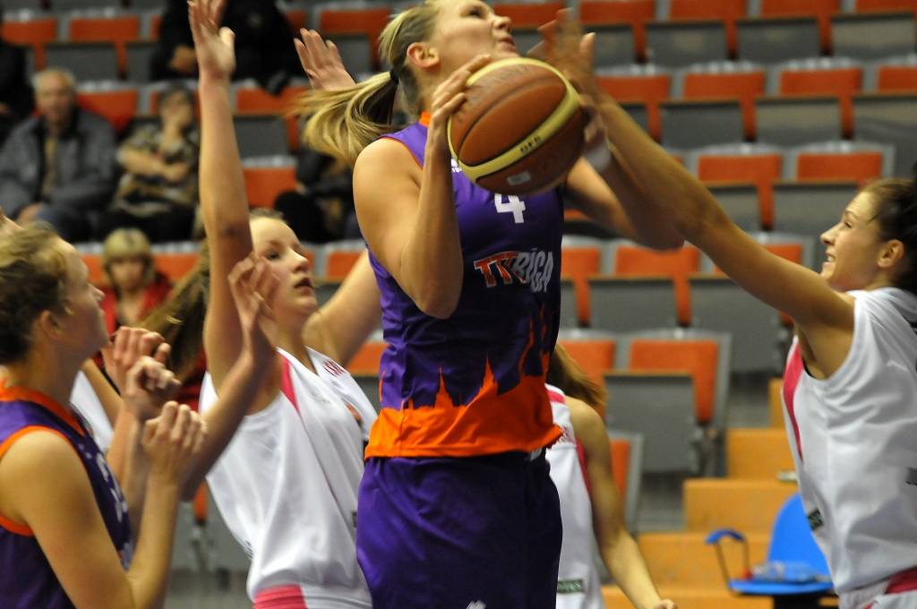 "Liepājas Papīra" basketbolistes zaudē "TTT Rīgai"