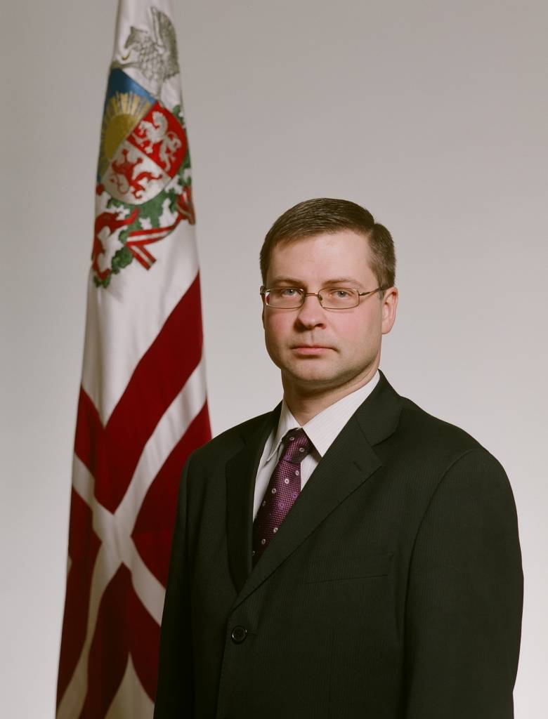 Dombrovskis svētku apsveikumā norāda, ka latvietība ir atvērta un latviešu valodai jābūt vienīgajai