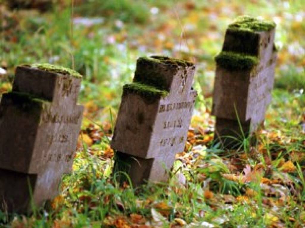 Aicina informēt par nezināmām vai pamestām karavīru apbedījuma vietām