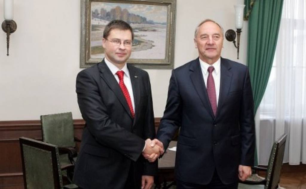 Bērziņš aicina Dombrovski veidot valdību
