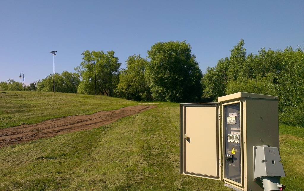 Uzņēmēji sāk izmantot par pilsētas līdzekļiem izbūvētos elektropieslēgumus