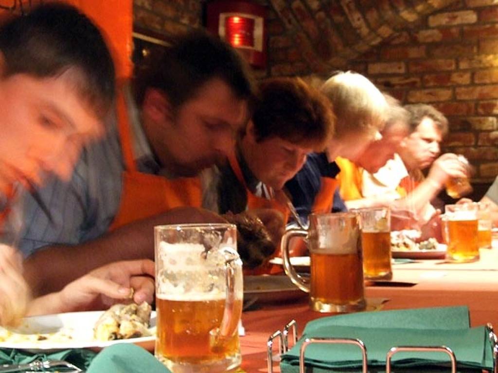 Liepājā būs cūkas stilbiņa ātrēšanas sacensības