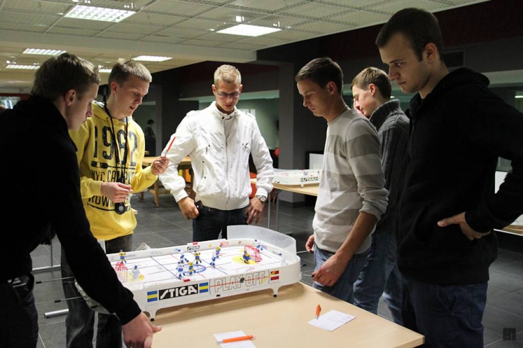 Guntis Liepiņš triumfē netradicionālās trīscīņas sacensībās