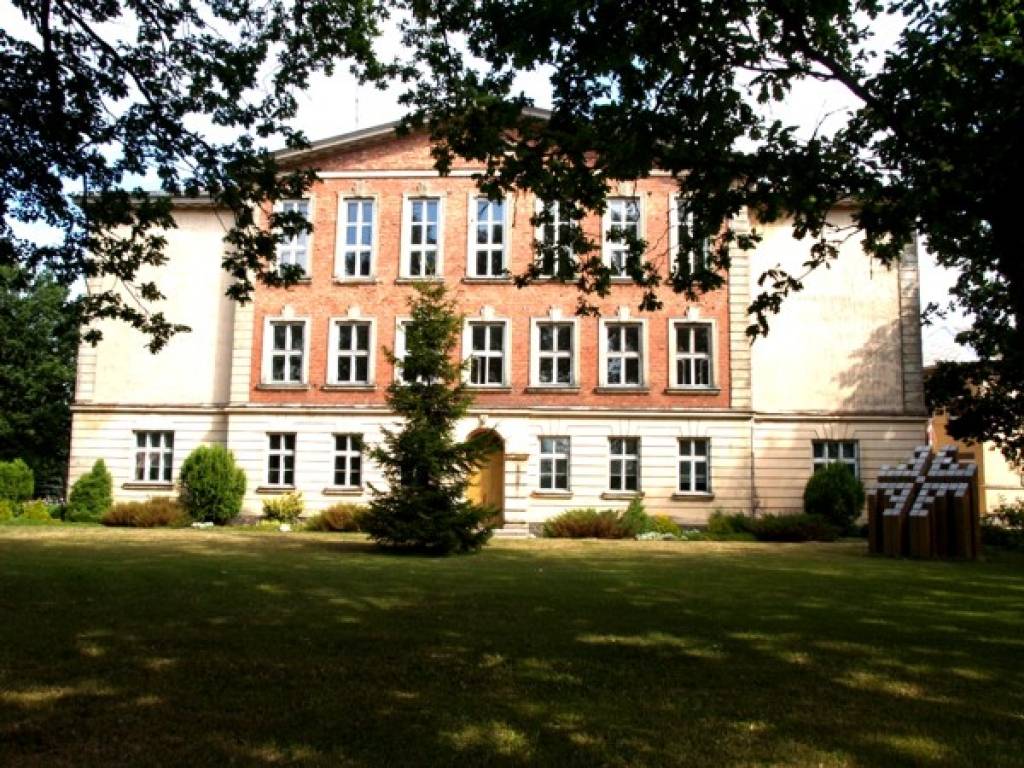 Aicina darbā Nīcas vidusskolas direktoru