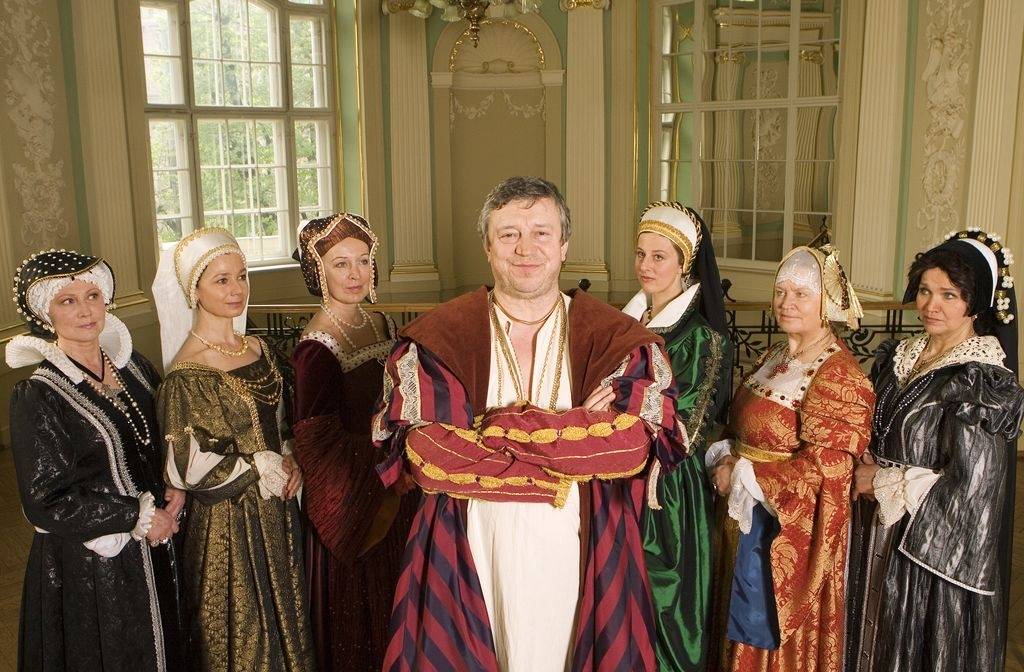 Jau šonedēļ izrāde "HENRIJS VIII Karaliskais gambīts"