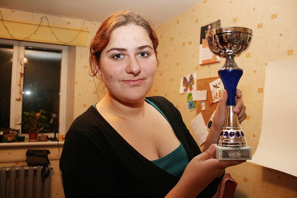 FOTO: Vērgalniece Daina Vanaga iegūst Uldiņkausu riču račā