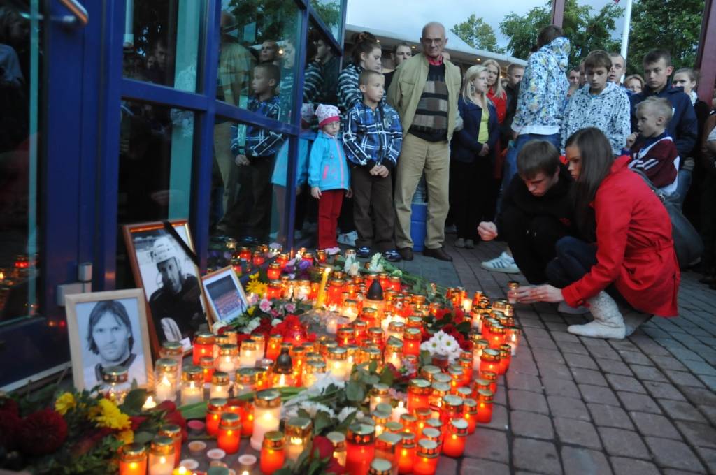 FOTO: Liepājā atvadās no Kārļa Skrastiņa