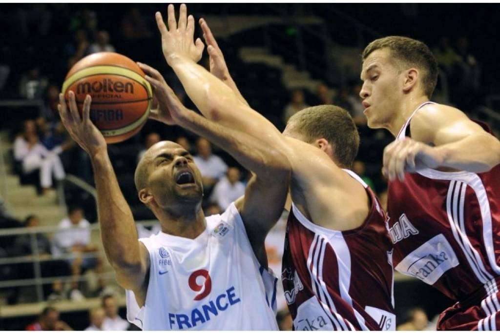 Latvijas basketbolisti Eiropas čempionātu sāk ar zaudējumu Francijai