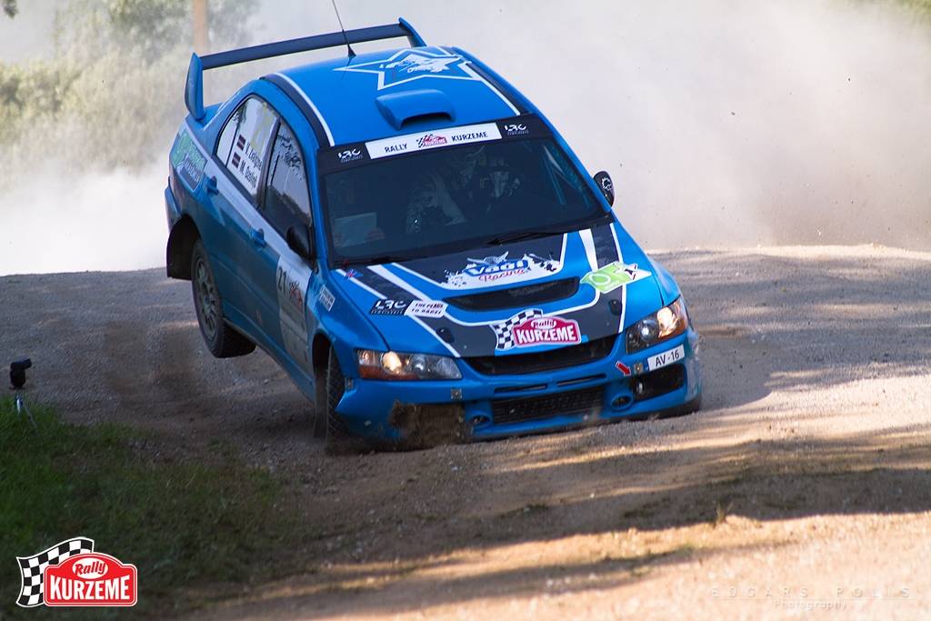 FOTO: Rallijs "Kurzeme 2011" Edgara Poļa fotogrāfijās