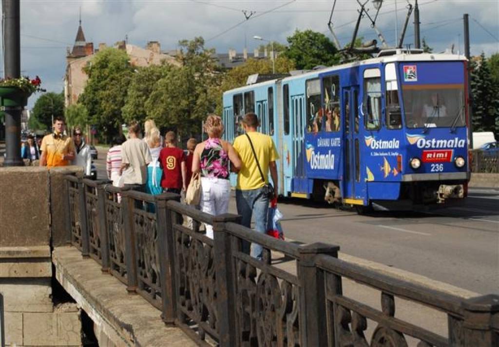  1. septembrī Liepājas skolēni sabiedrisko transportu varēs izmantot par brīvu