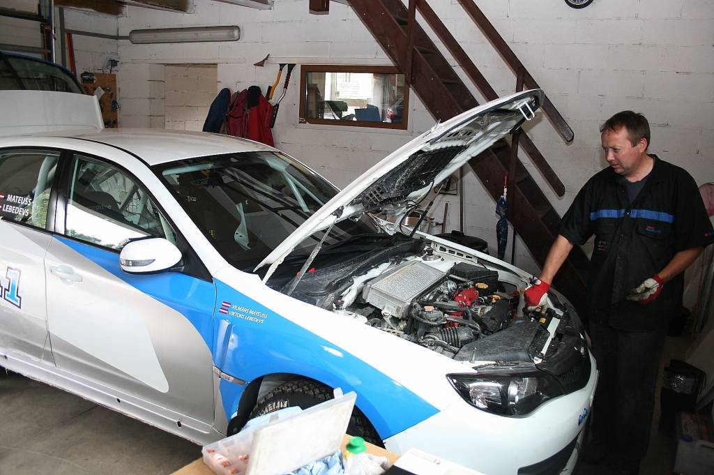 Viktors Lebedevs jau iemēģinājis savu jauno rallija automašīnu