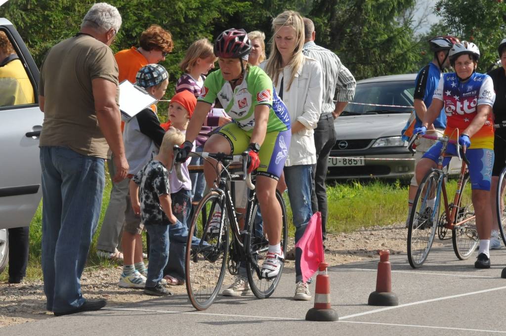 FOTO: Latvijas riteņbraukšanas čempionāts veterāniem Grobiņā