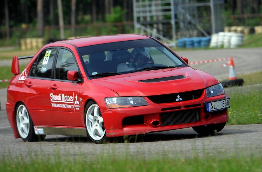 Vasaras sprinta čempionāta posms satricina "1800" klasi
