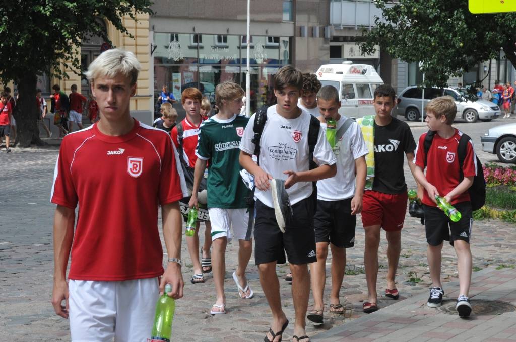 Jauno futbola paaudzi veidojot