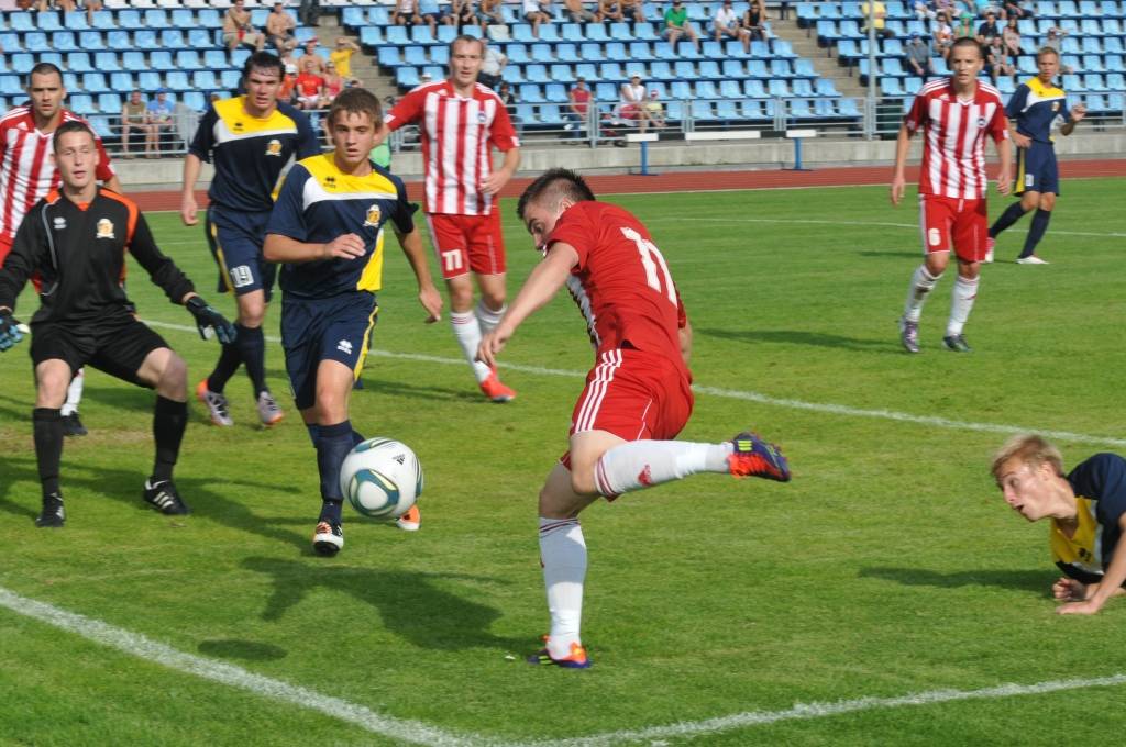 FOTO: "Varavīksne" izturēja 60 minūtes