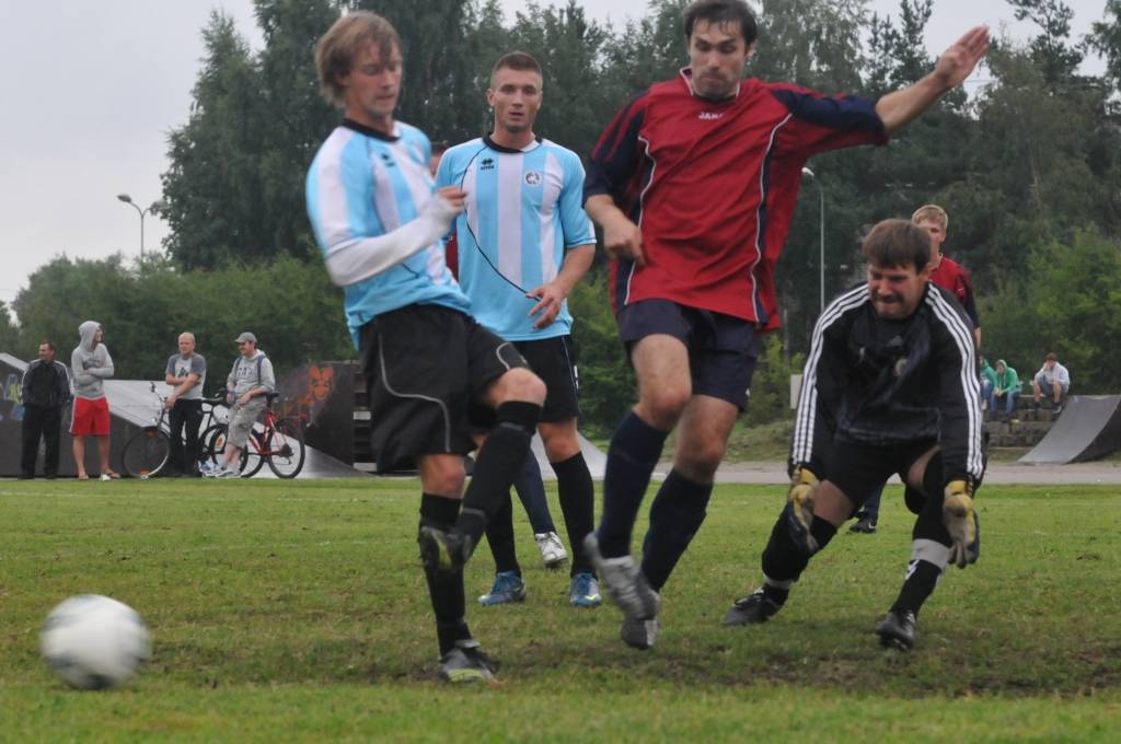 FOTO: Grobiņas futbolisti nodrošina Lejaskurzemes novadu minifutbola čempionu titulu
