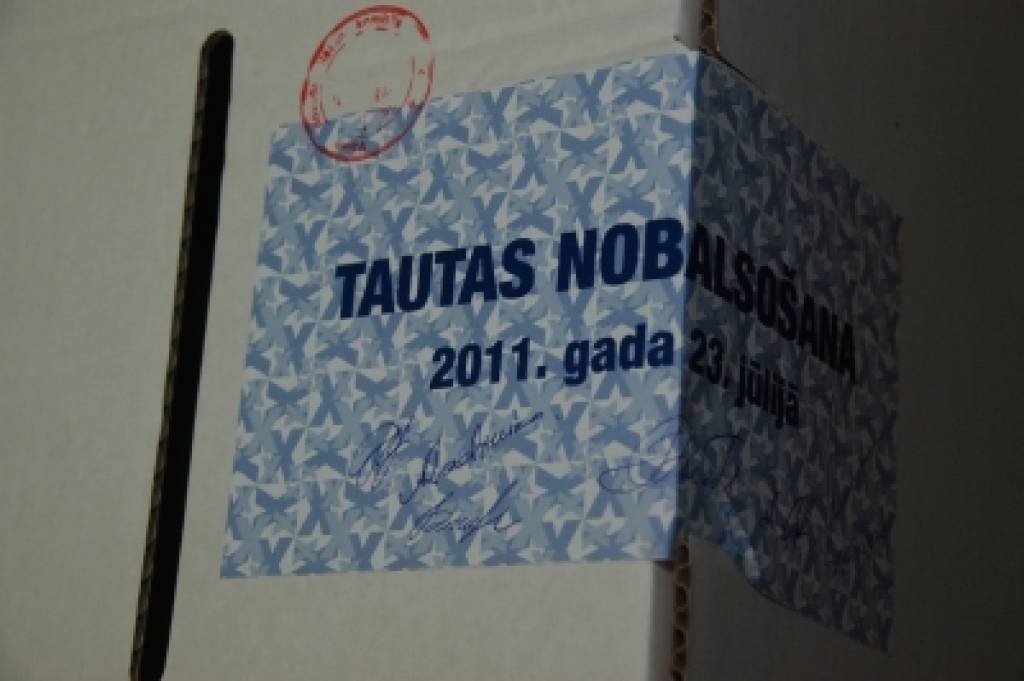 Provizoriskie referenduma rezultāti - 10.Saeima ir atlaista