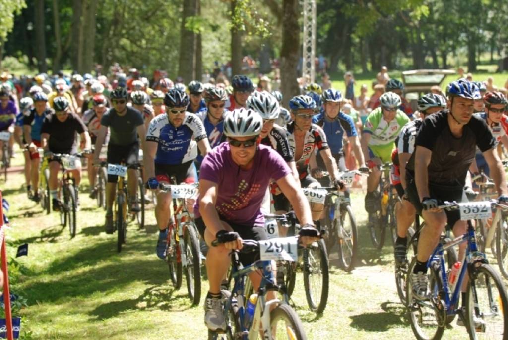 Izaicini sevi "Piedzīvojumu Parka" otrajam velobraucienam un triatlonam