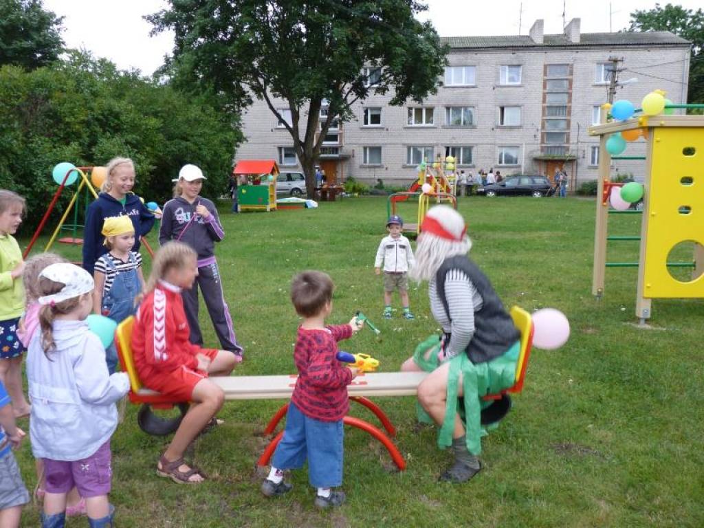 FOTO: Rotaļu laukuma atklāšana Nīcā