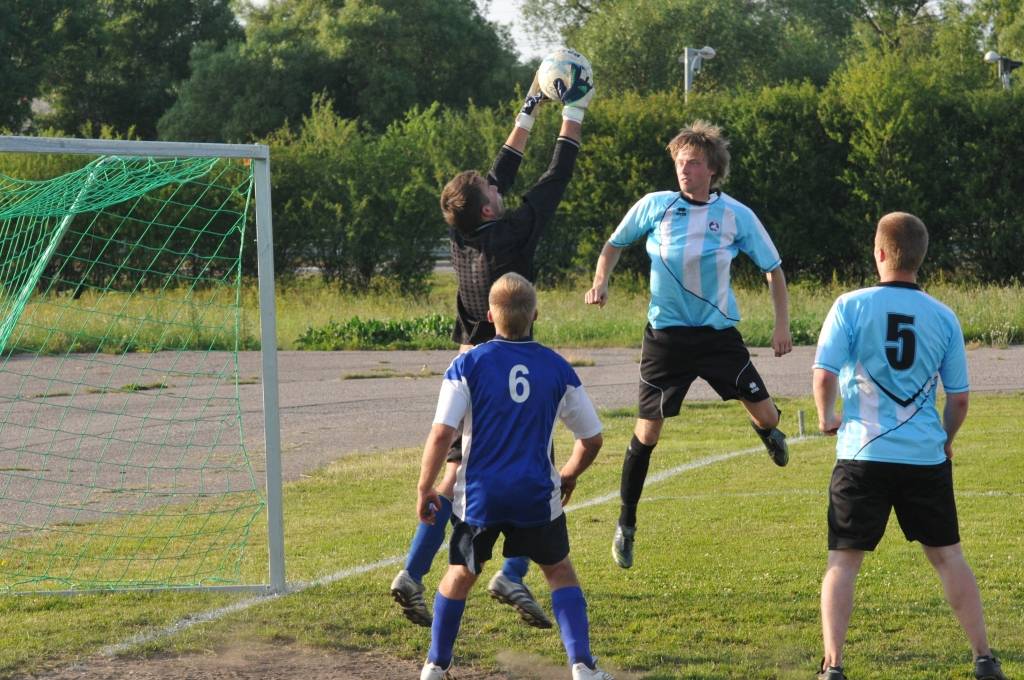 Cīņa par pirmo sešinieku Lejaskurzemes novadu čempionātā minifutbolā