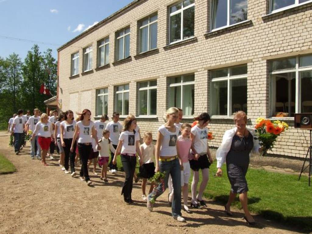 No nākamā mācību gada 9.klasi varēs pabeigt tikai ar vienu nesekmīgu atzīmi, vidusskolu – bez nevienas