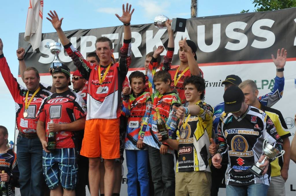 FOTO: "Battery Superkausa 2011" trešā posma apbalvošanas cermonija