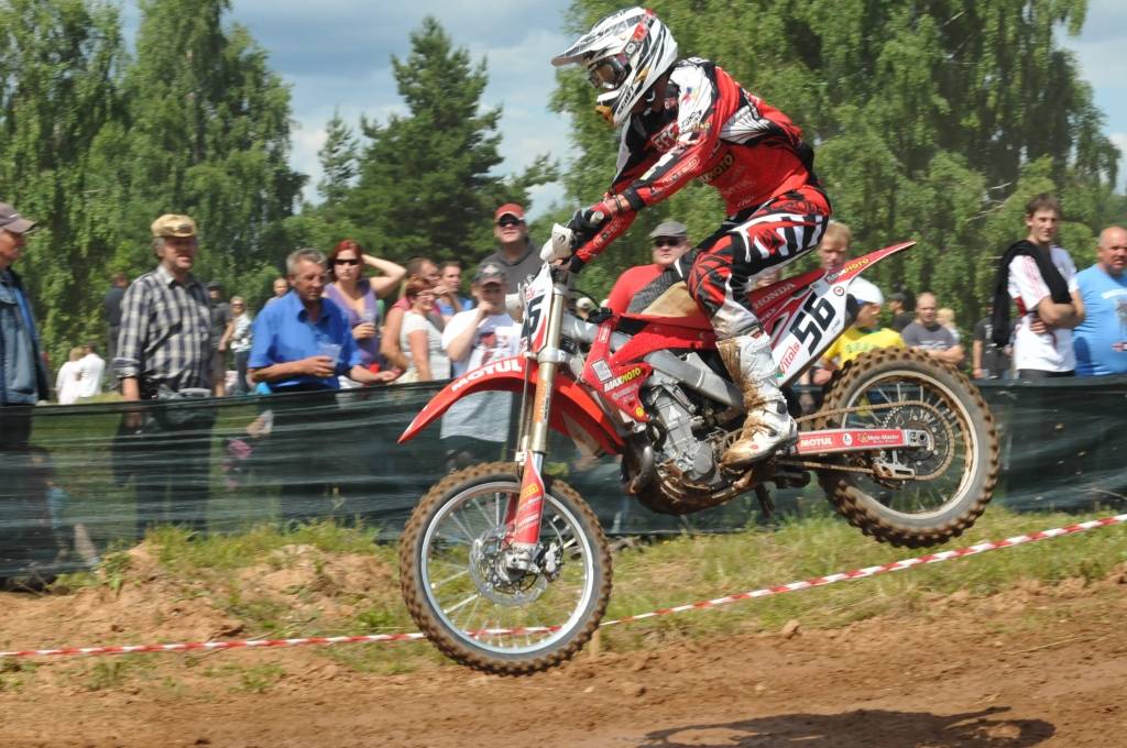 MX Pro klasē pirmajā braucienā uzvar Lauris Freibergs