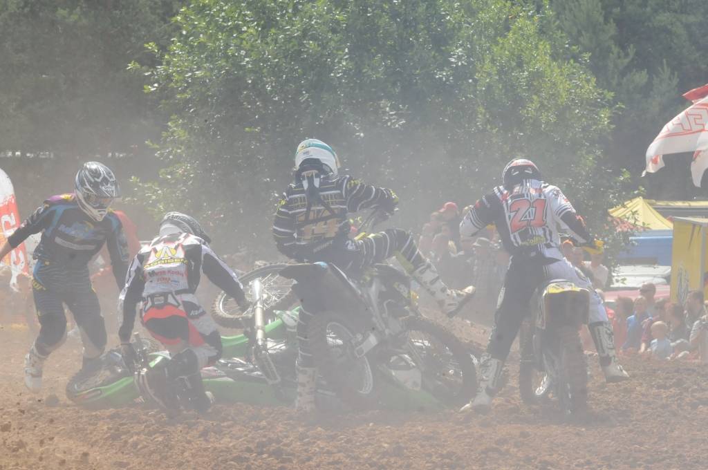 MX 13 + klasē pirmajā braucienā kritiens