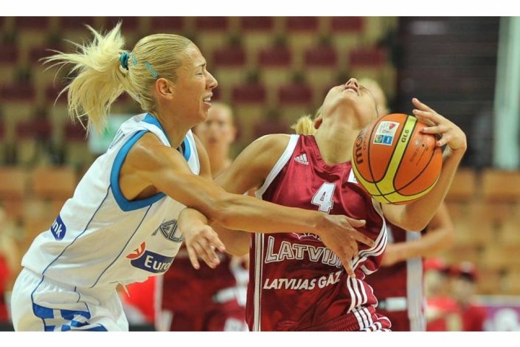 Latvijas basketbolistes zaudē Grieķijas izlasei Eiropas čempionāta pirmajā spēlē