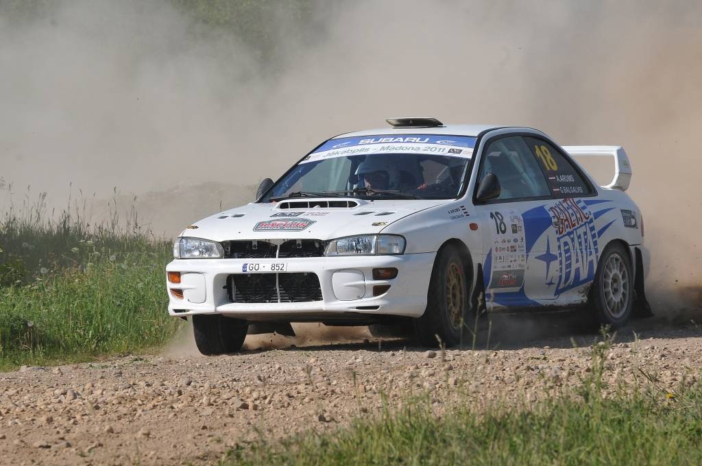 Sīvā cīņā rallijsprintā "Jēkabpils-Madona 2011" uzvar Arvis Arums/Gatis Balgalvis