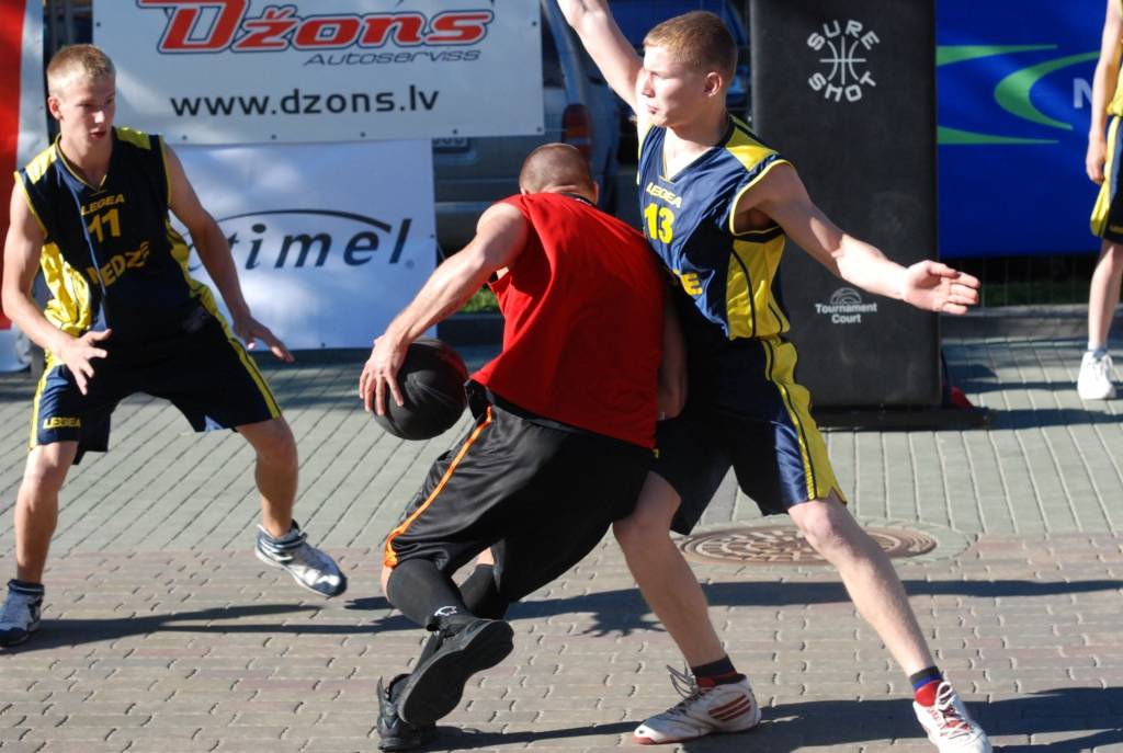 Trešdien tiks dots starts vasaras ielu basketbolam