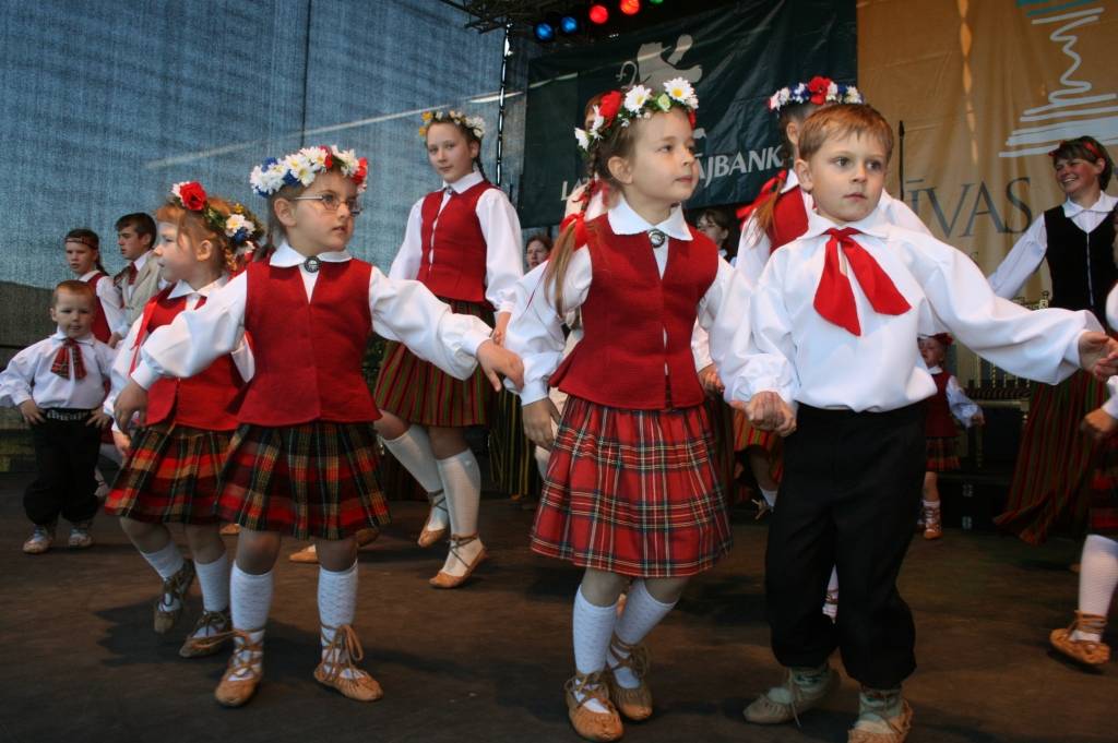 FOTO: Liepājas festivāla "Līvas ciems" pirmā diena