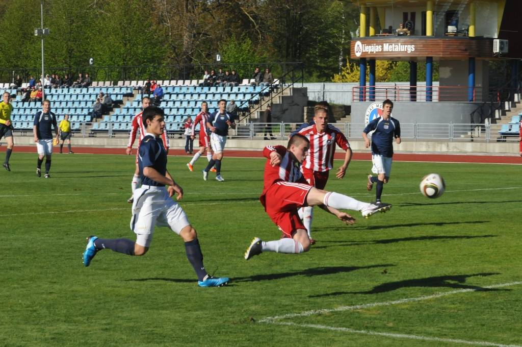 "Liepājas metalurgs" pārliecinoši pārspēj JFK "Olimps" komandu