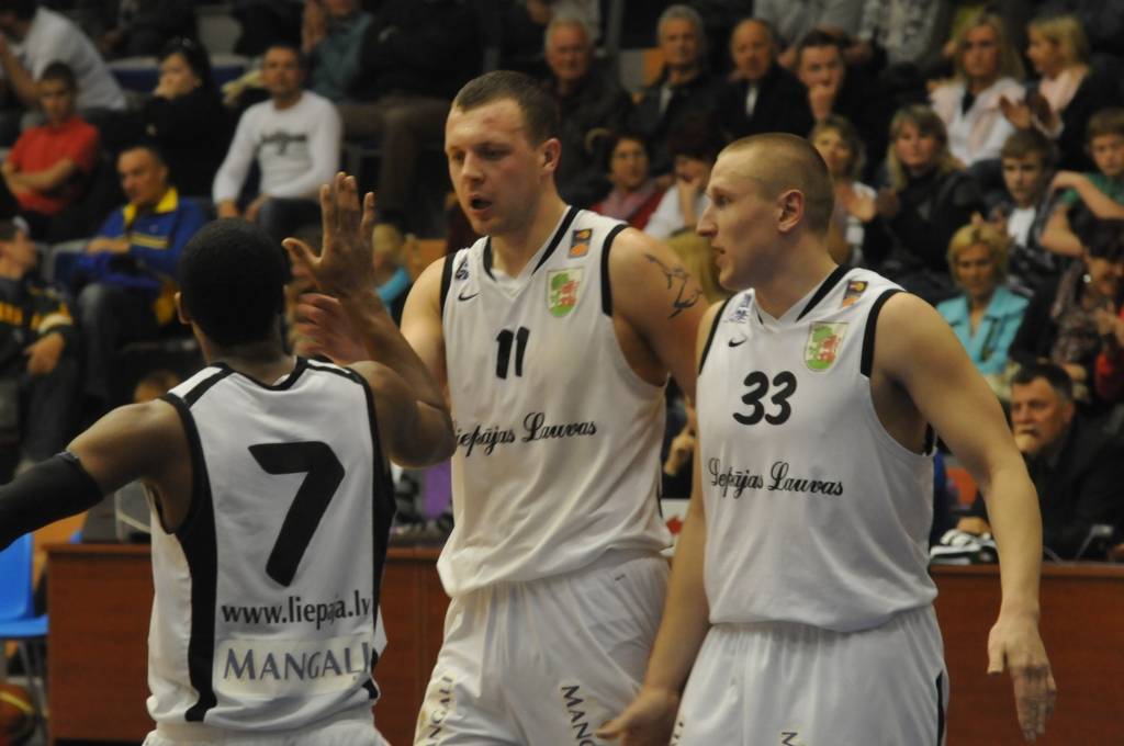 "Liepājas lauvas" pēc pirmā puslaika uzvar "Barons/O! Karti"