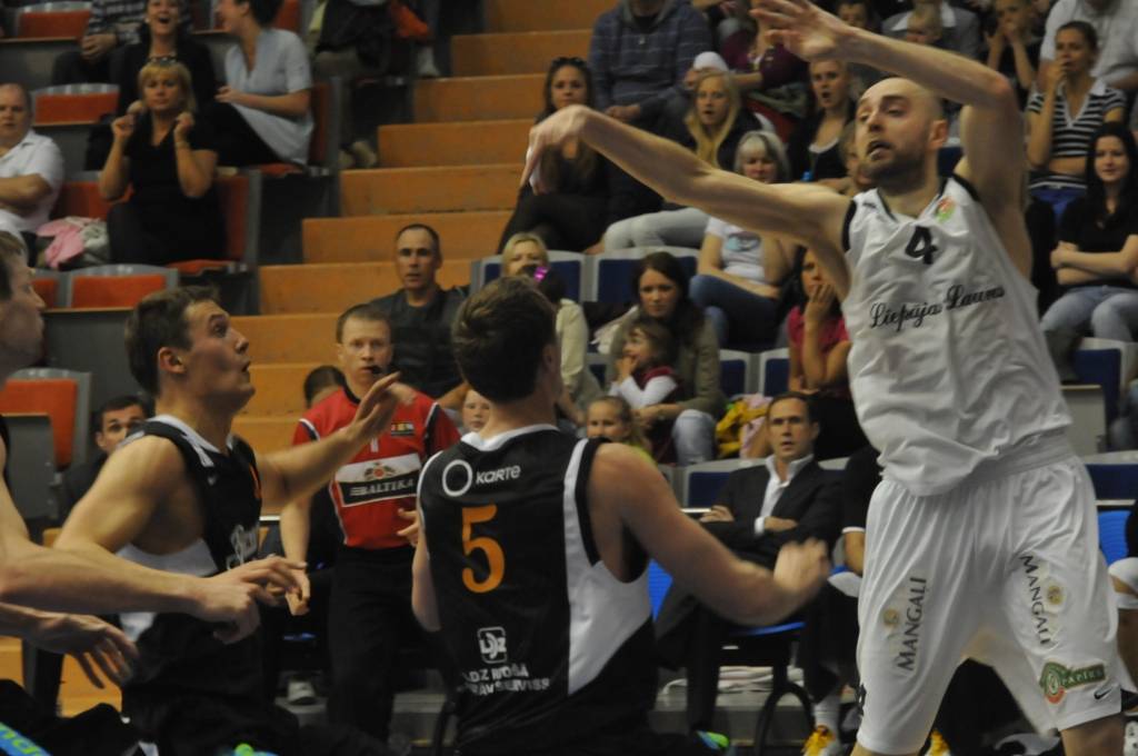 "Liepājas lauvu" basketbolisti trešajā ceturtdaļā plosa "Barons/O! Karti"