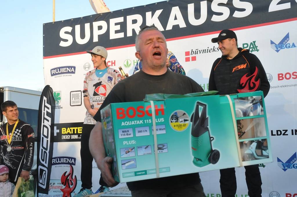 FOTO: "Battery Superkausa 2011" pirmā posma apbalvošanas cermonija