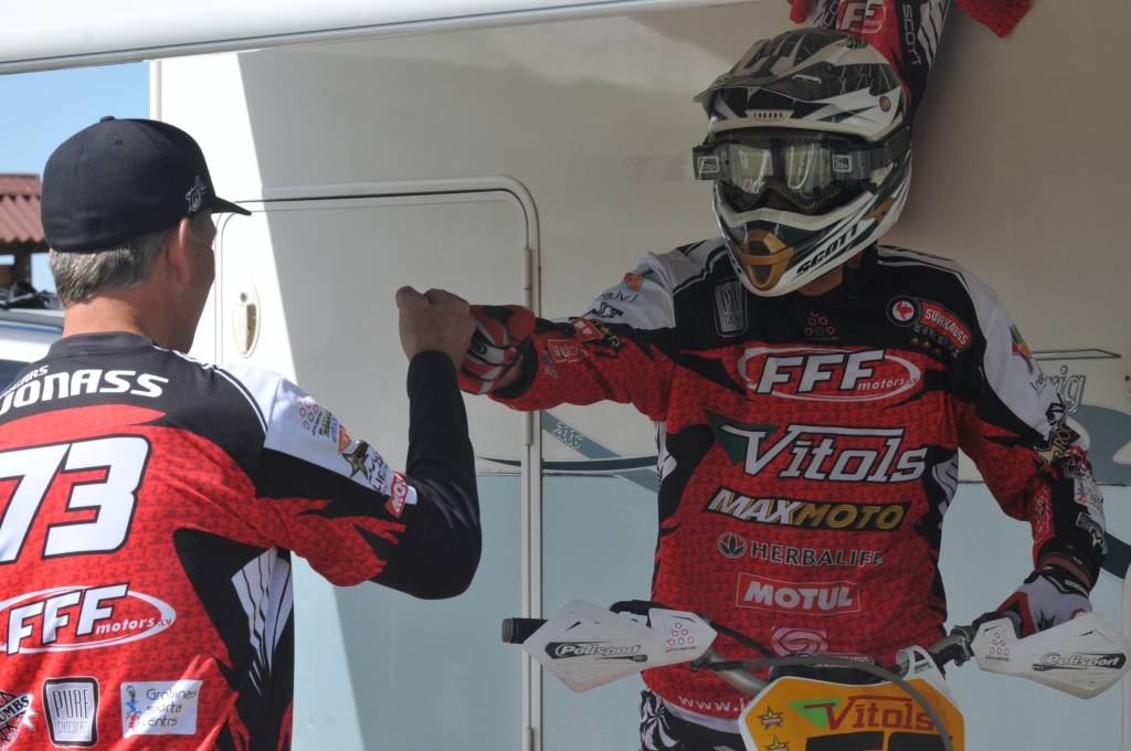 MX Pro klasē pirmajā braucienā triumfē Lauris Freibergs