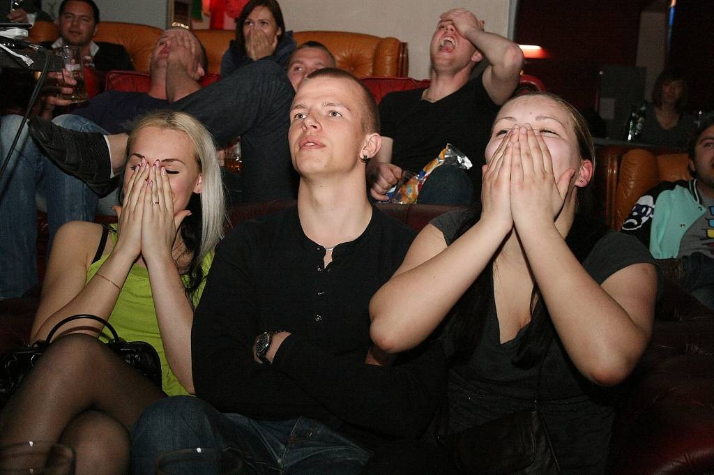 FOTO: Latvijas hokeja izlases fani Liepājas izklaides vietās