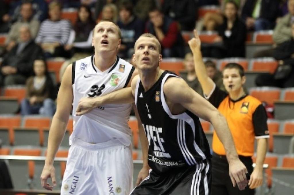 "Ventspils" un "VEF Rīga" ar atšķirīgām uzvarām sāk LBL pusfināla sērijas