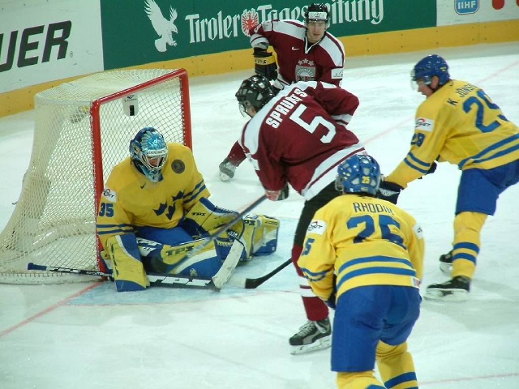 Zināms Latvijas hokeja izlases sastāvs spēlēm ar Zviedriju