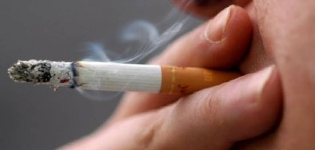 Par smēķēšanu bērnu klātbūtnē apsver kriminālatbildību