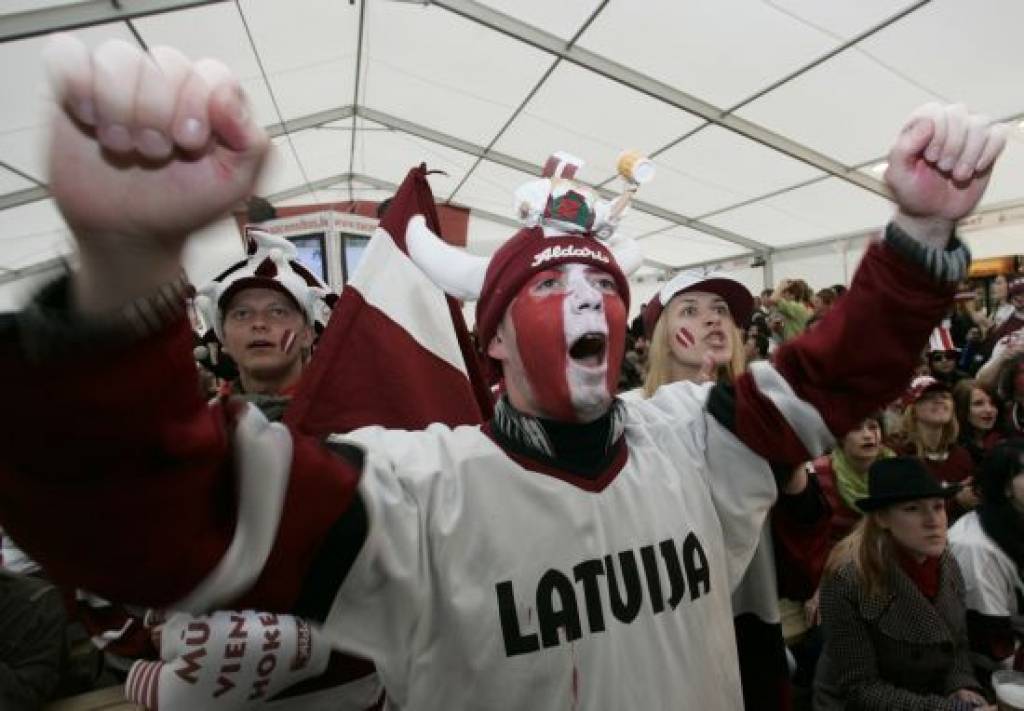 Latvijas hokeja līdzjutējiem pamatīgas problēmas radušās ar biļešu iegādi uz pasaules čempionāta pirmajām spēlēm