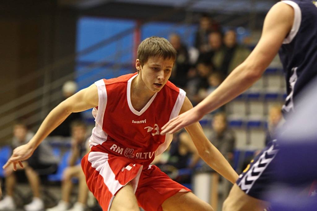 Liepājas pilsētas basketbola čempionātā uzvaras svin favorīti