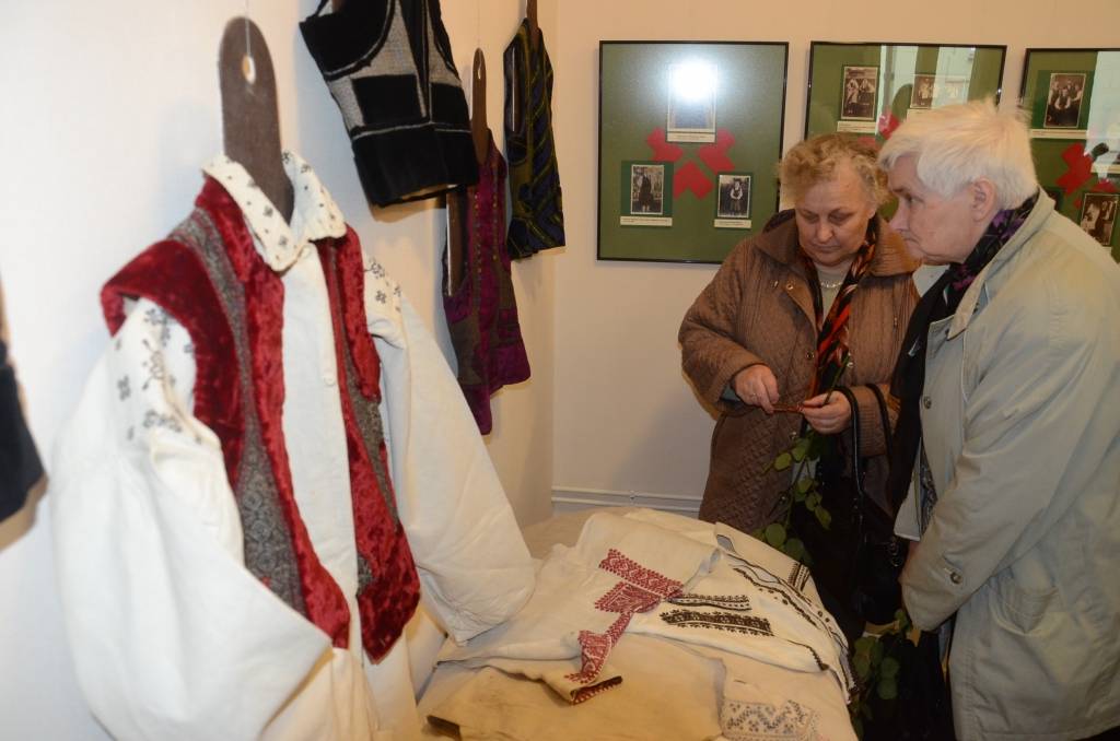 FOTO: Atklāts Kurzemes tautastērpu informācijas centrs