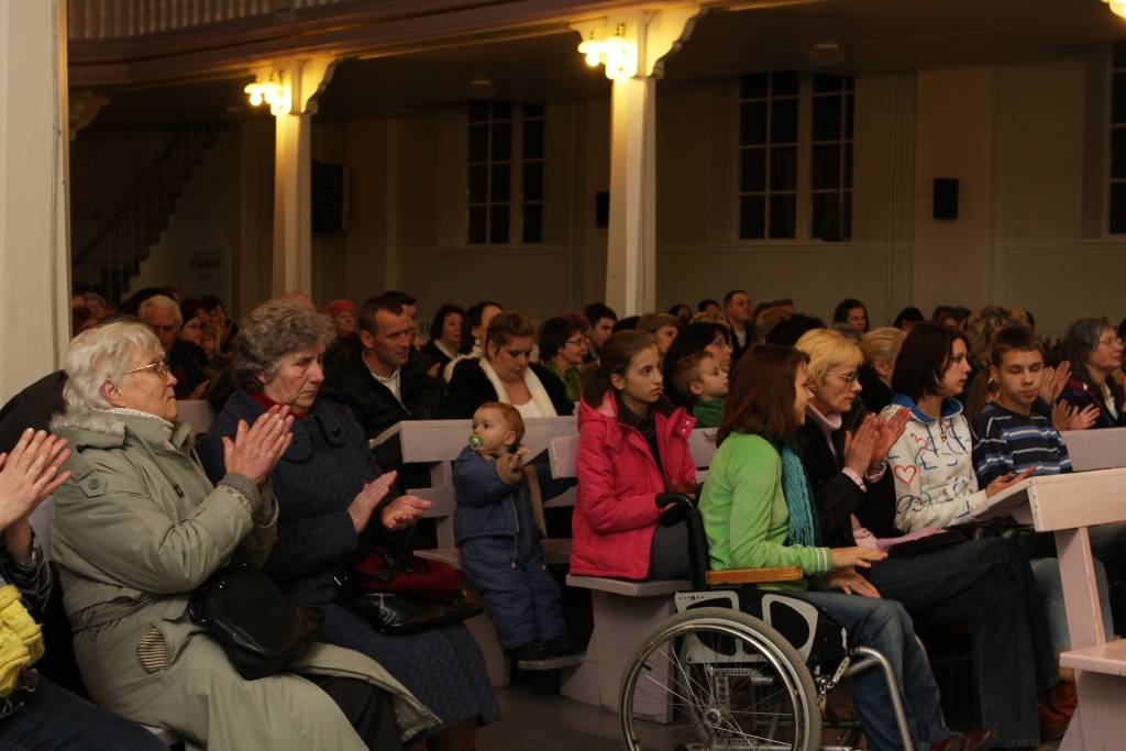 Labdarības koncertā saziedo 200 latu