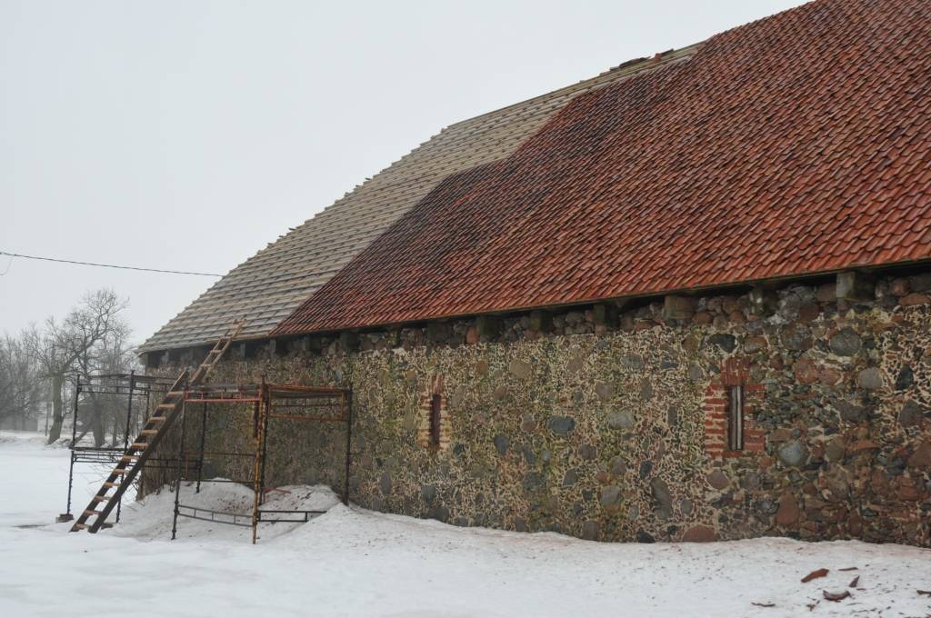 Dakstiņus ziedo paši nīcenieki