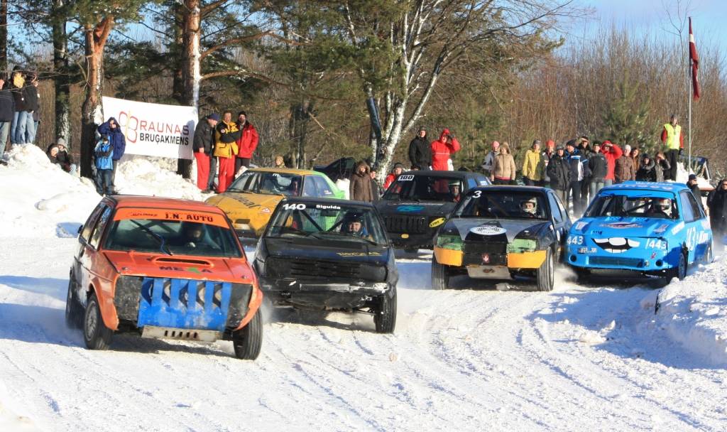 Raunas folkreisā uzvar Kārkliņš, krosā – Kaimiņš, atkal pērk auto